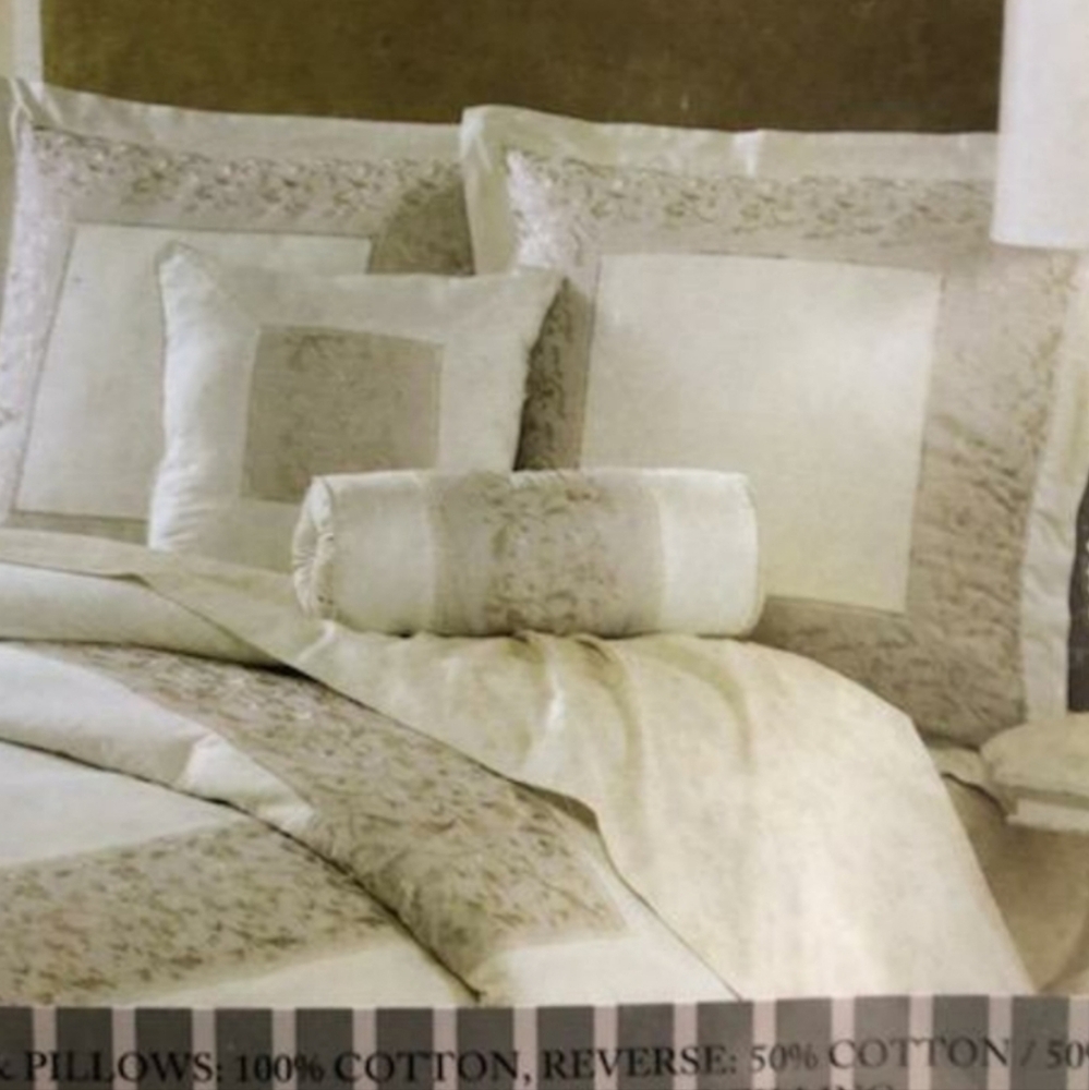 Bedding Accessory Completer Set - Picture 4 of 5